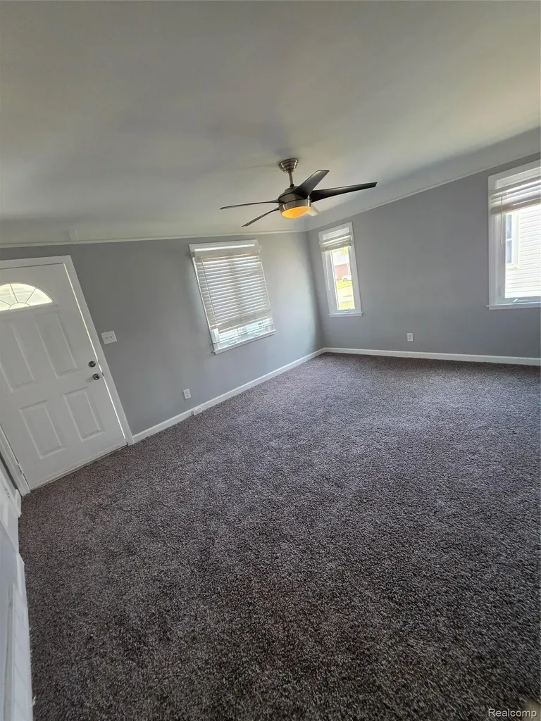 29595 Park Street Roseville City MI 48066