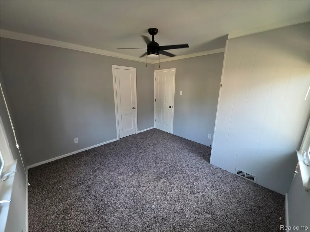 29595 Park Street Roseville City MI 48066