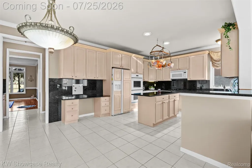 2955 Ivy Hill Drive Commerce Charter Township MI 48382
