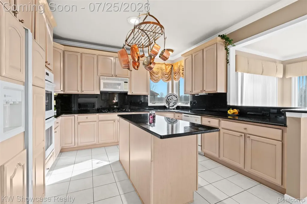2955 Ivy Hill Drive Commerce Charter Township MI 48382