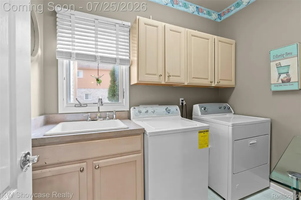 2955 Ivy Hill Drive Commerce Charter Township MI 48382