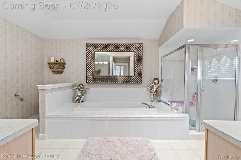2955 Ivy Hill Drive Commerce Charter Township MI 48382