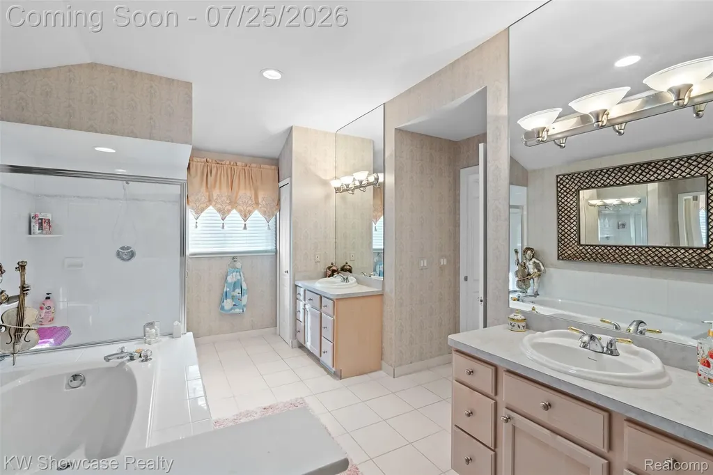 2955 Ivy Hill Drive Commerce Charter Township MI 48382