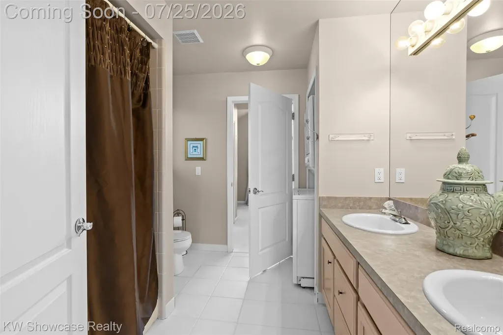 2955 Ivy Hill Drive Commerce Charter Township MI 48382