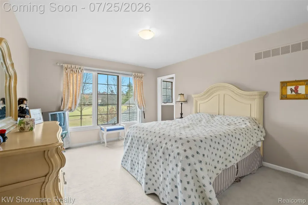 2955 Ivy Hill Drive Commerce Charter Township MI 48382