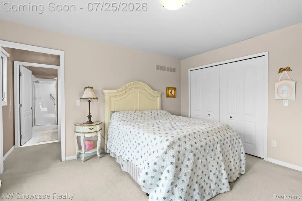 2955 Ivy Hill Drive Commerce Charter Township MI 48382