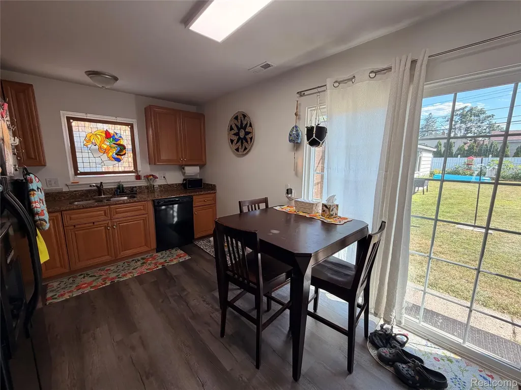 33303 Lynx St Lynx Street Westland City MI 48185