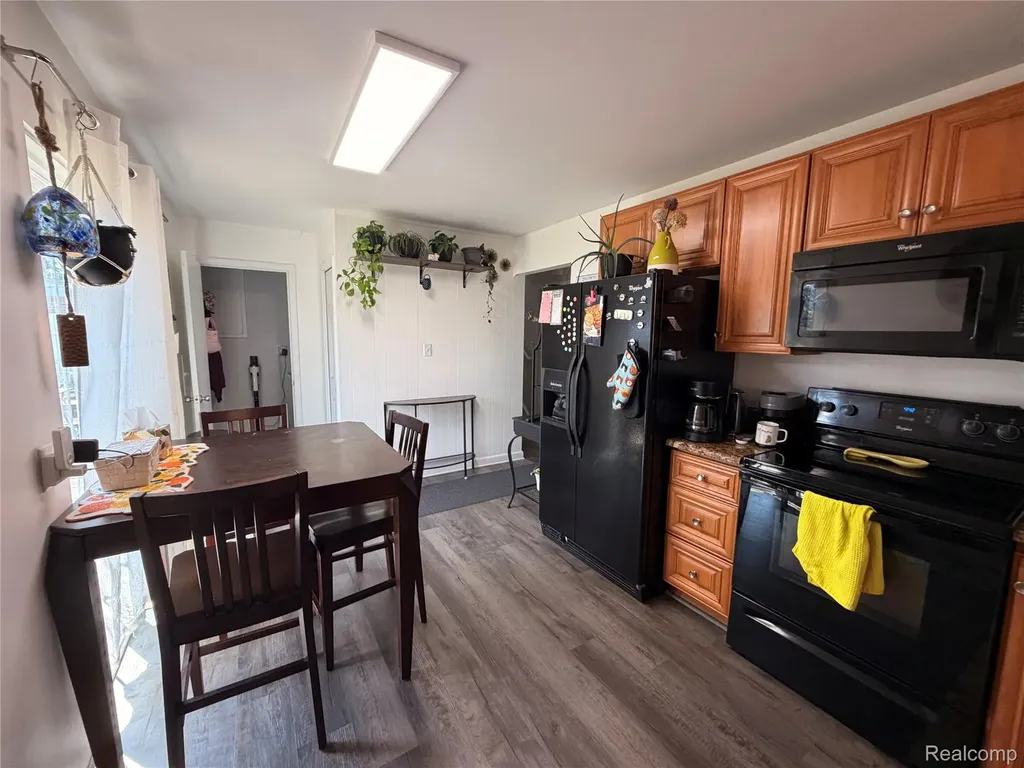 33303 Lynx St Lynx Street Westland City MI 48185