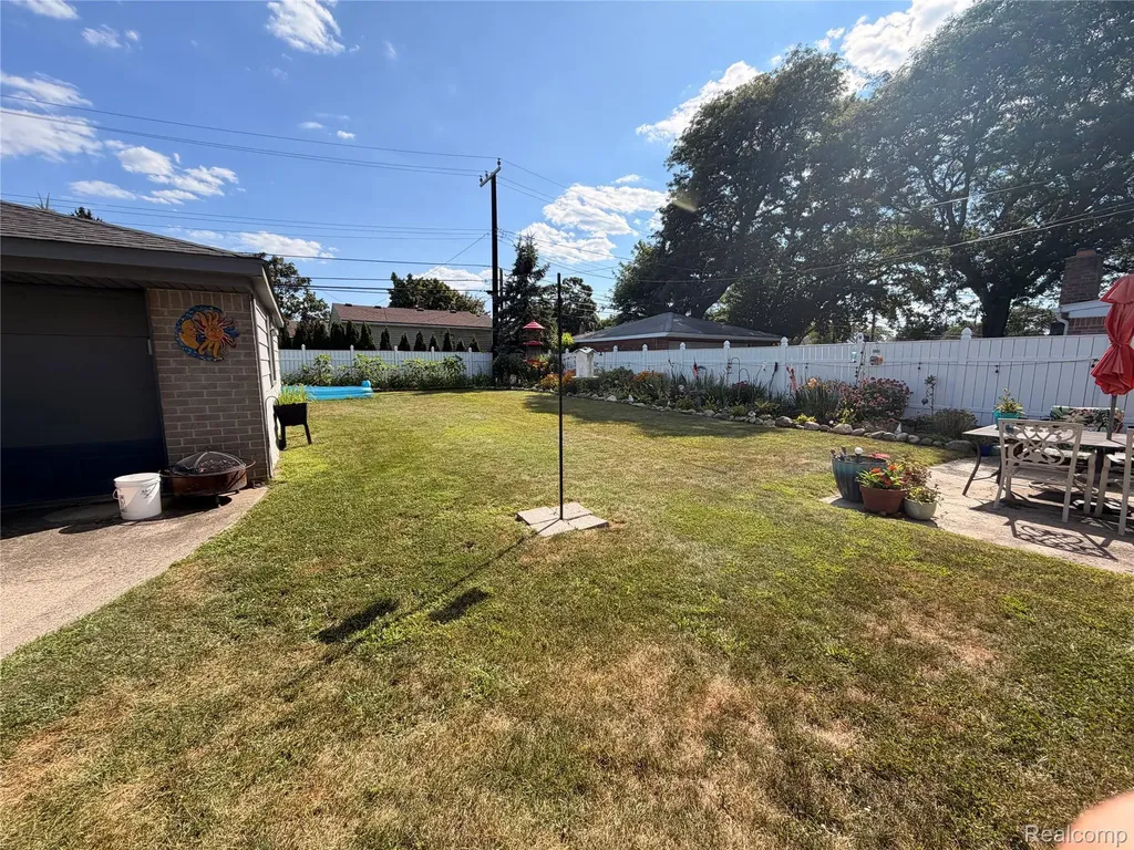 33303 Lynx St Lynx Street Westland City MI 48185