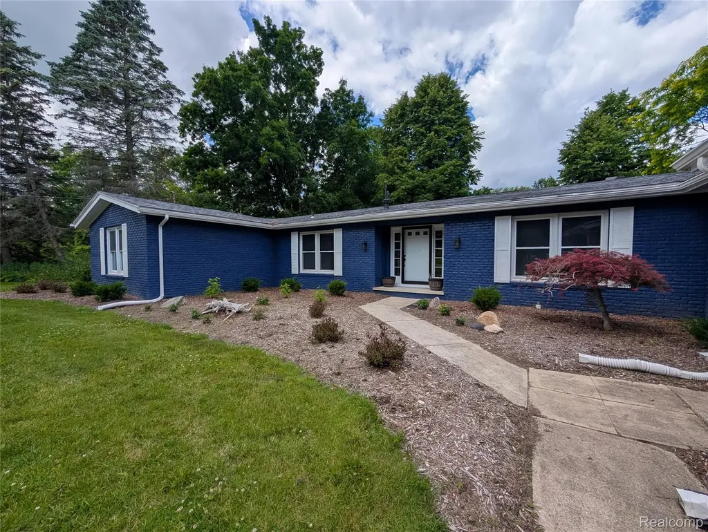 6353 Perry Road Grand Blanc Charter Township MI 48439
