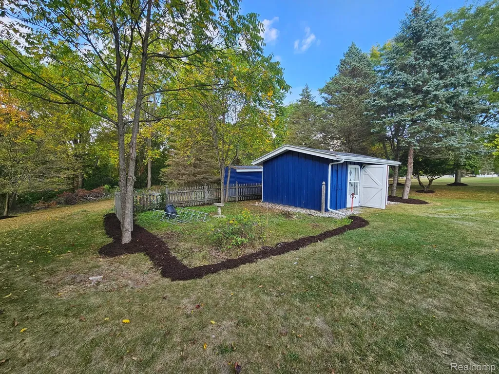 6353 Perry Road Grand Blanc Charter Township MI 48439