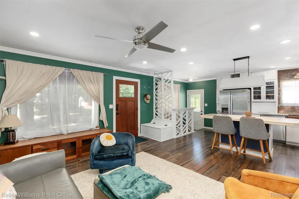 227 S Dorchester Avenue Royal Oak City MI 48067