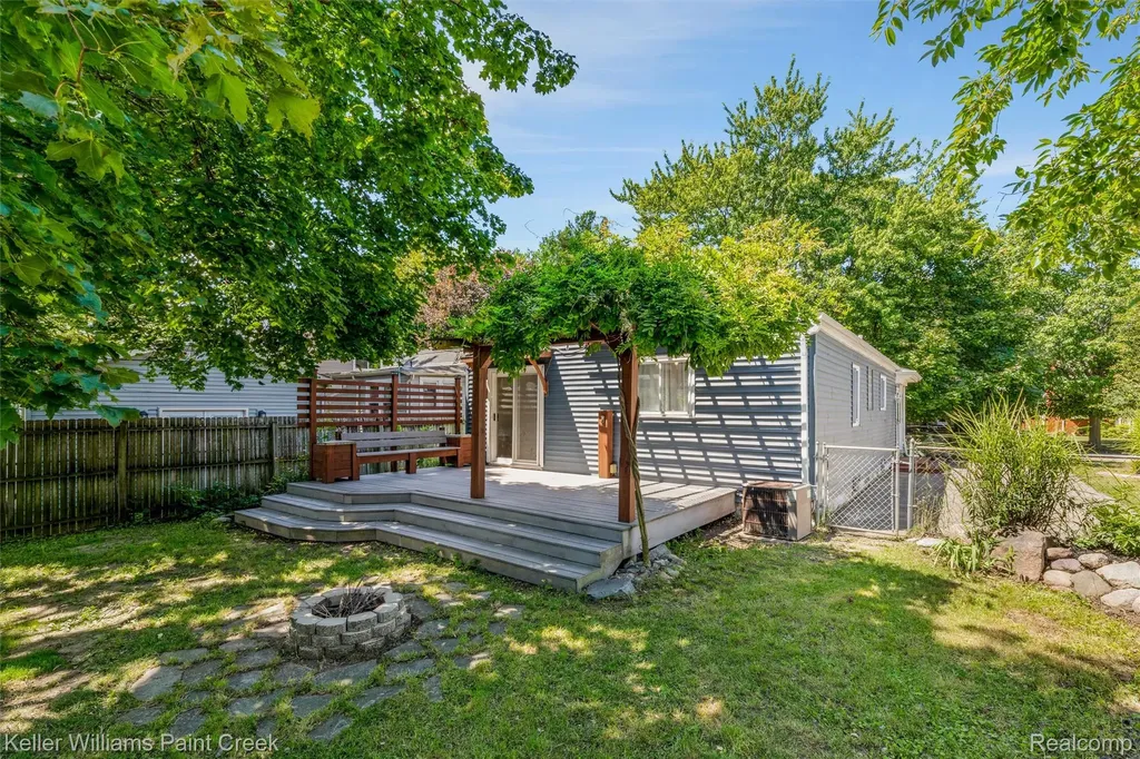 227 S Dorchester Avenue Royal Oak City MI 48067