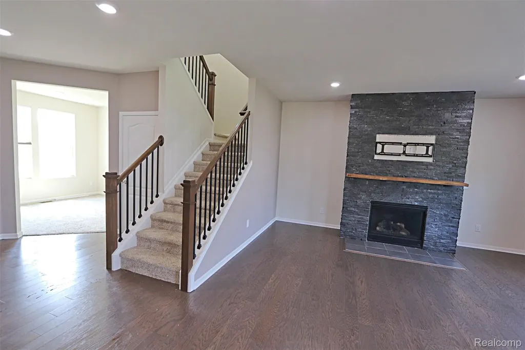 795 Ford Mill Drive Saline City MI 48176
