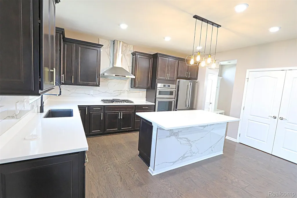795 Ford Mill Drive Saline City MI 48176