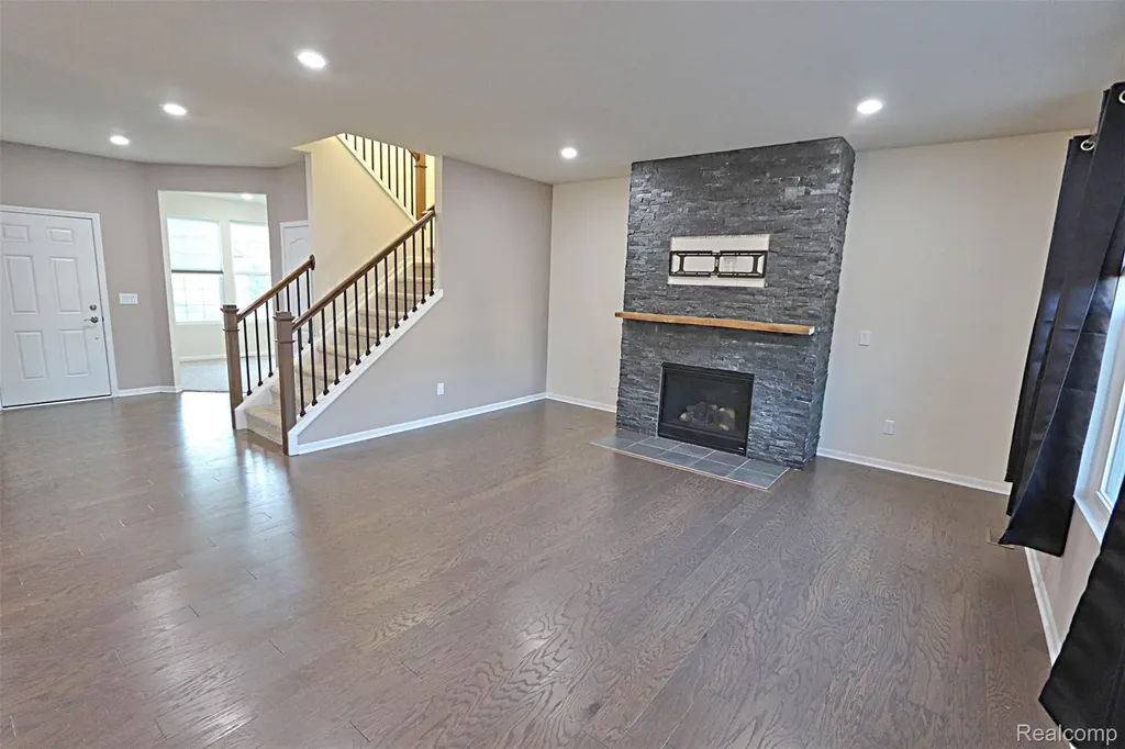 795 Ford Mill Drive Saline City MI 48176
