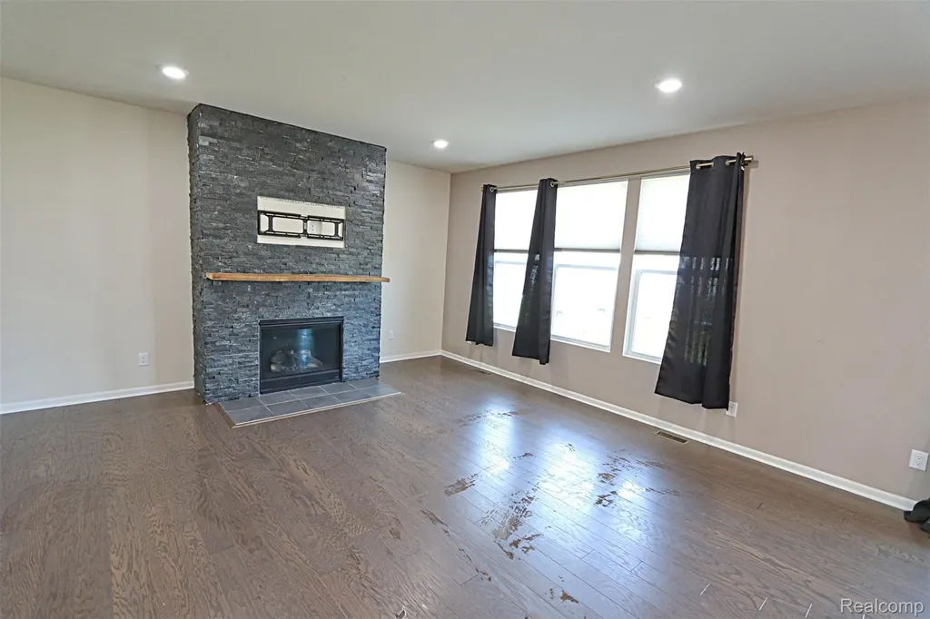 795 Ford Mill Drive Saline City MI 48176