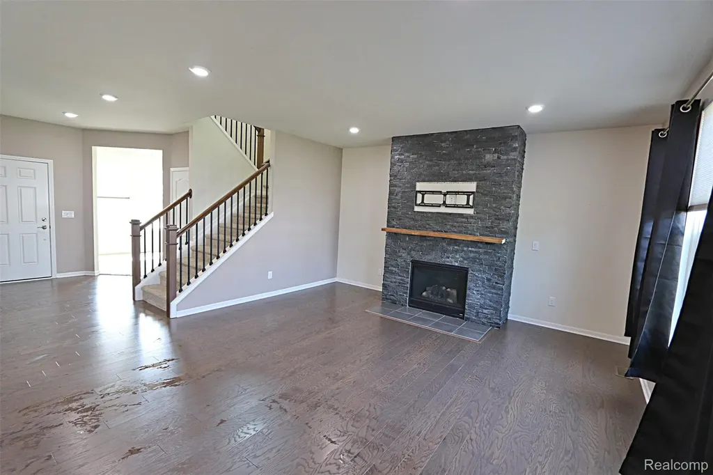 795 Ford Mill Drive Saline City MI 48176