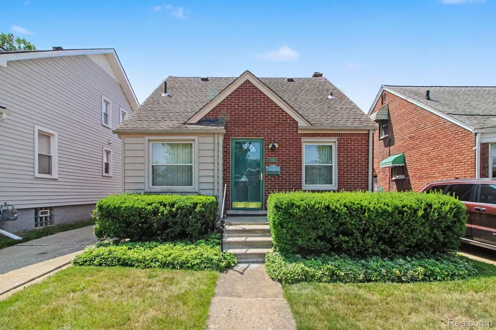 1395 Mayflower Avenue Lincoln Park City MI 48146