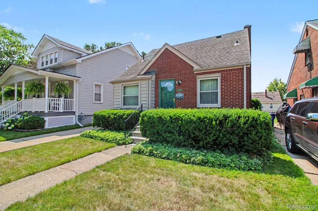 1395 Mayflower Avenue Lincoln Park City MI 48146