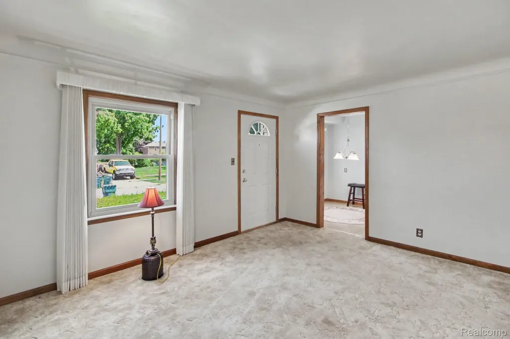 1395 Mayflower Avenue Lincoln Park City MI 48146
