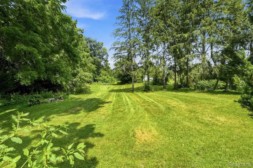 6681 6 Mile Road Salem Township MI 48168