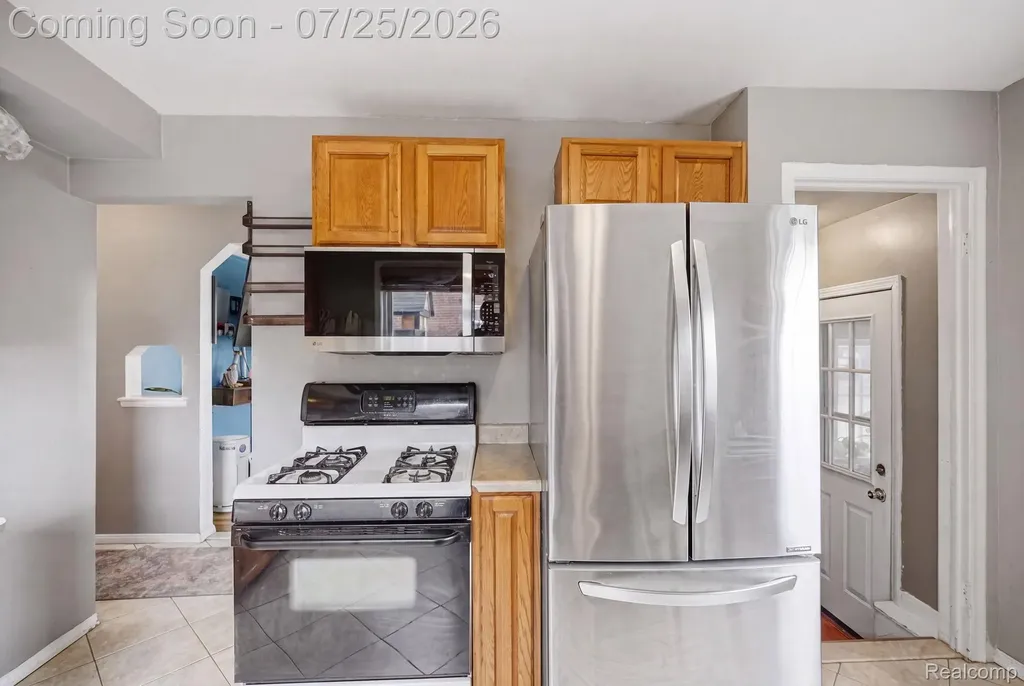 22601 Chapoton Street St. Clair Shores City MI 48080