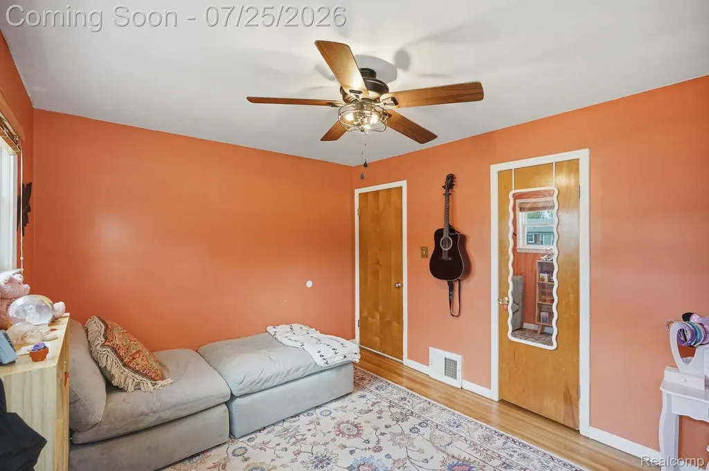 22601 Chapoton Street St. Clair Shores City MI 48080