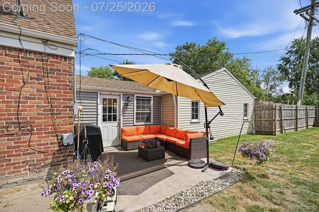 22601 Chapoton Street St. Clair Shores City MI 48080