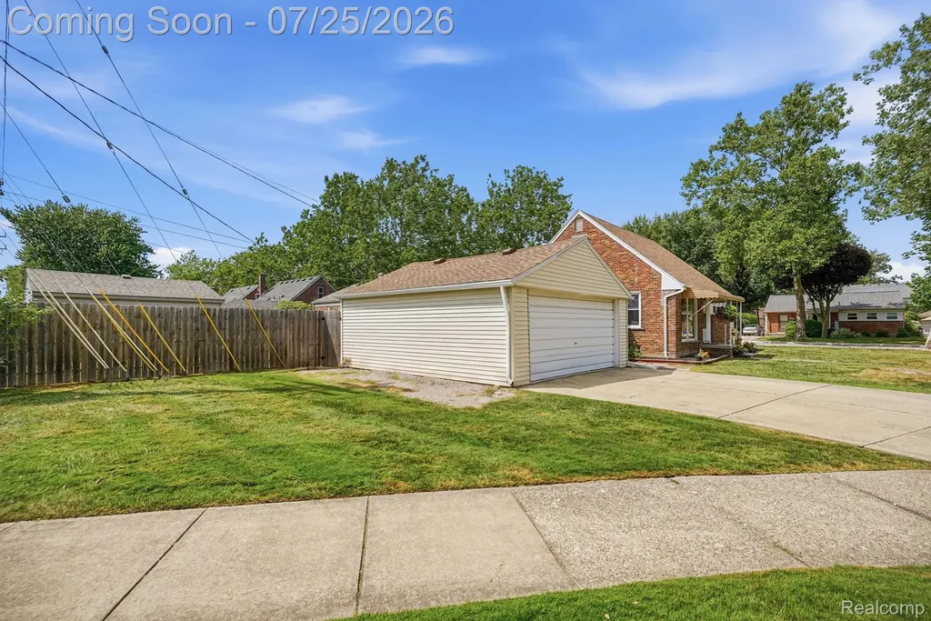 22601 Chapoton Street St. Clair Shores City MI 48080