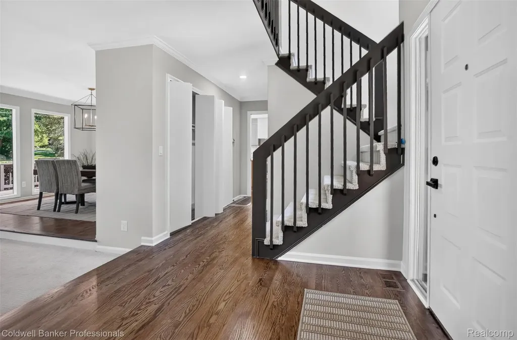 2932 Constitution Court West Bloomfield Charter Township MI 48322