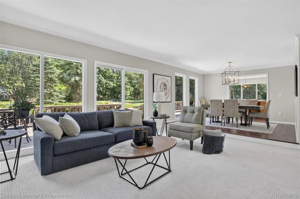2932 Constitution Court West Bloomfield Charter Township MI 48322