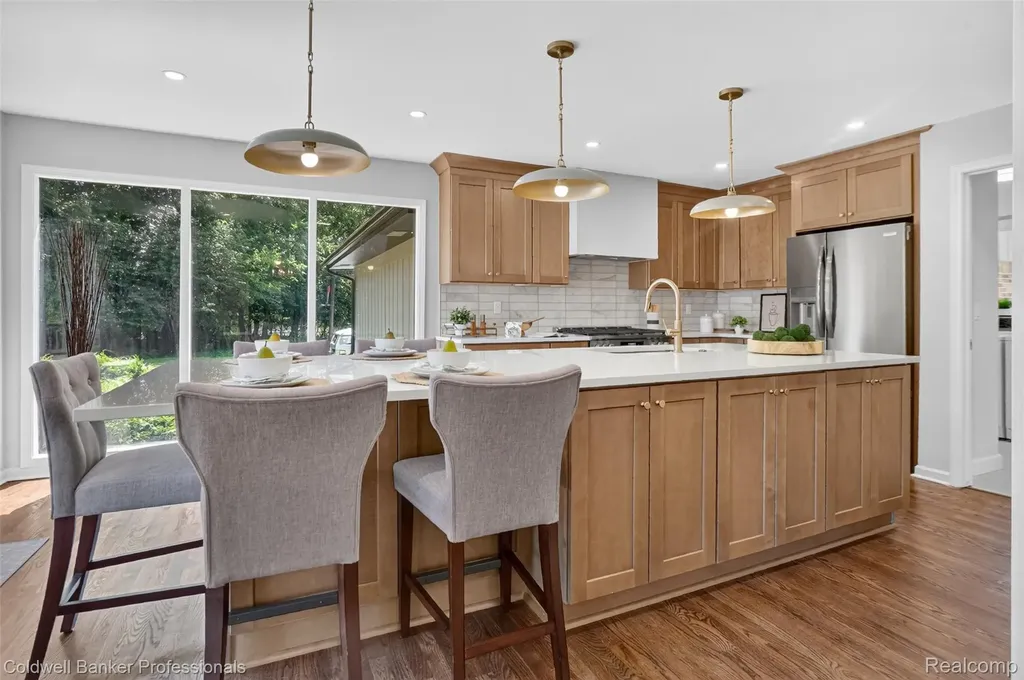 2932 Constitution Court West Bloomfield Charter Township MI 48322