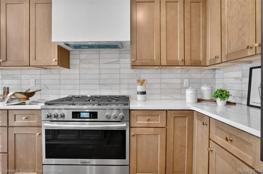 2932 Constitution Court West Bloomfield Charter Township MI 48322