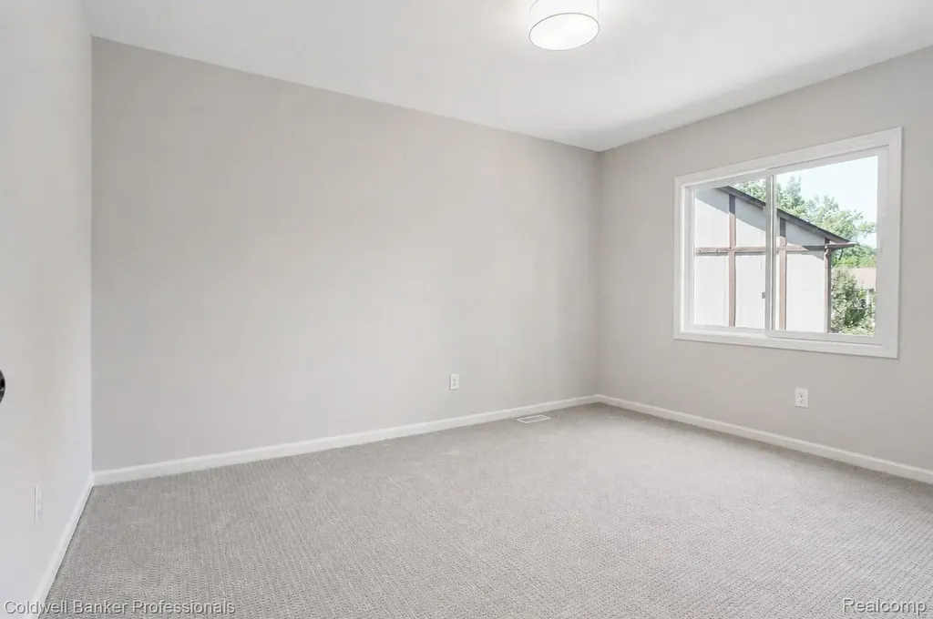 2932 Constitution Court West Bloomfield Charter Township MI 48322