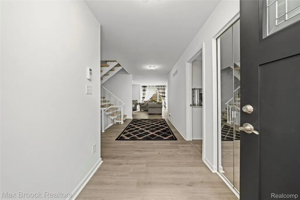 7451 Pebble Point West Bloomfield Charter Township MI 48322