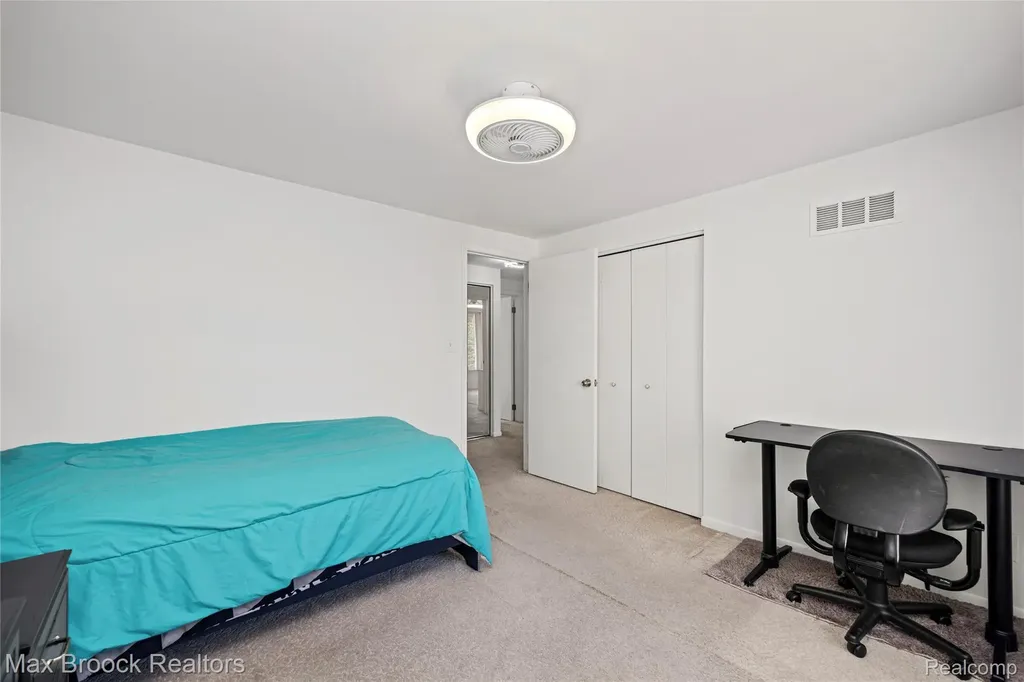 7451 Pebble Point West Bloomfield Charter Township MI 48322