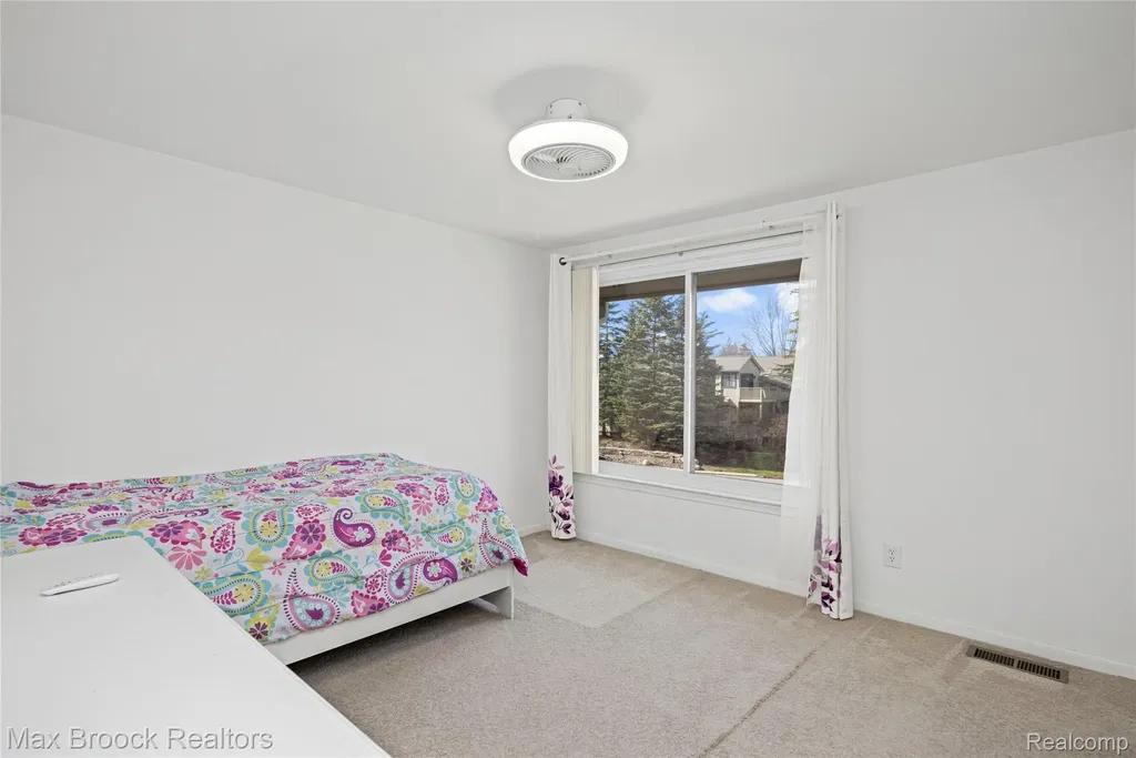 7451 Pebble Point West Bloomfield Charter Township MI 48322