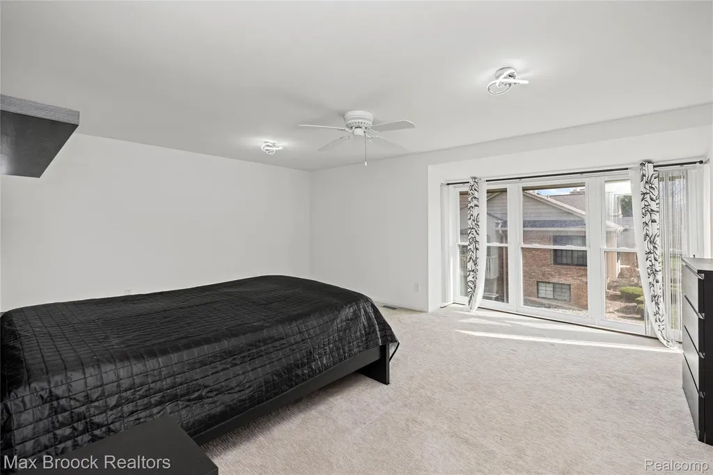 7451 Pebble Point West Bloomfield Charter Township MI 48322