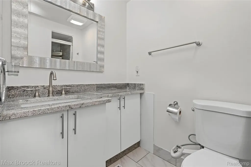 7451 Pebble Point West Bloomfield Charter Township MI 48322