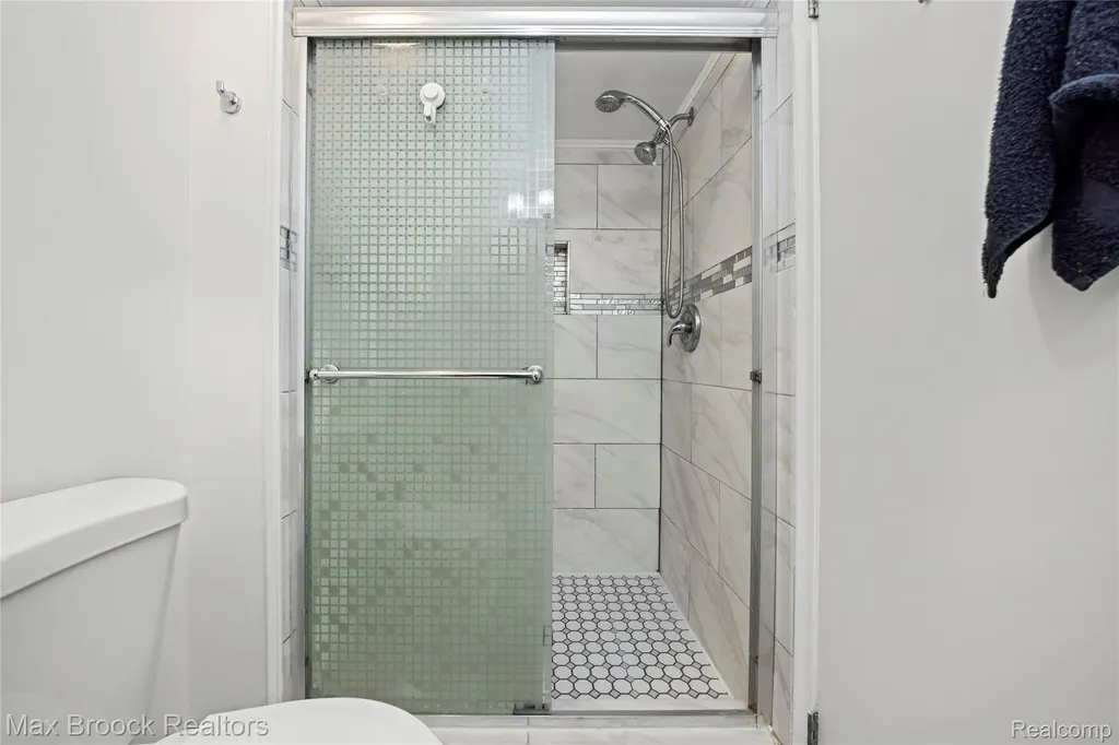 7451 Pebble Point West Bloomfield Charter Township MI 48322