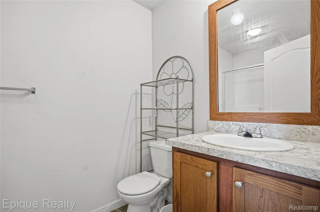 15346 Enchante Clinton Charter Township MI 48038