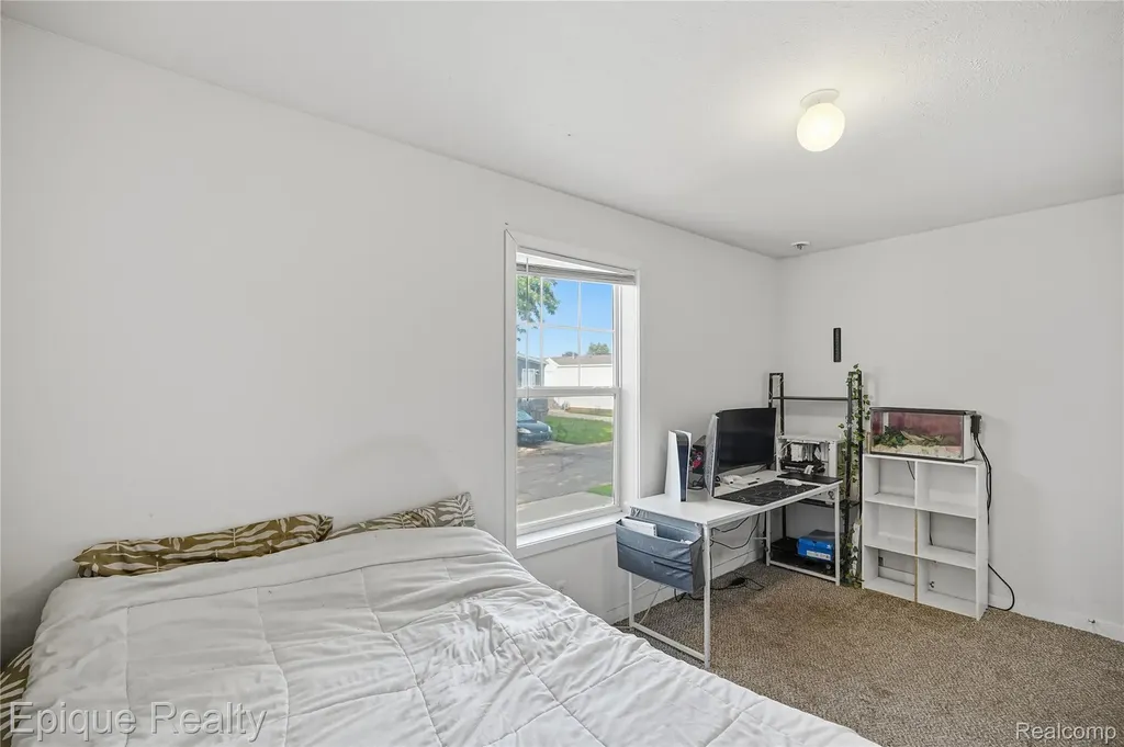 15346 Enchante Clinton Charter Township MI 48038
