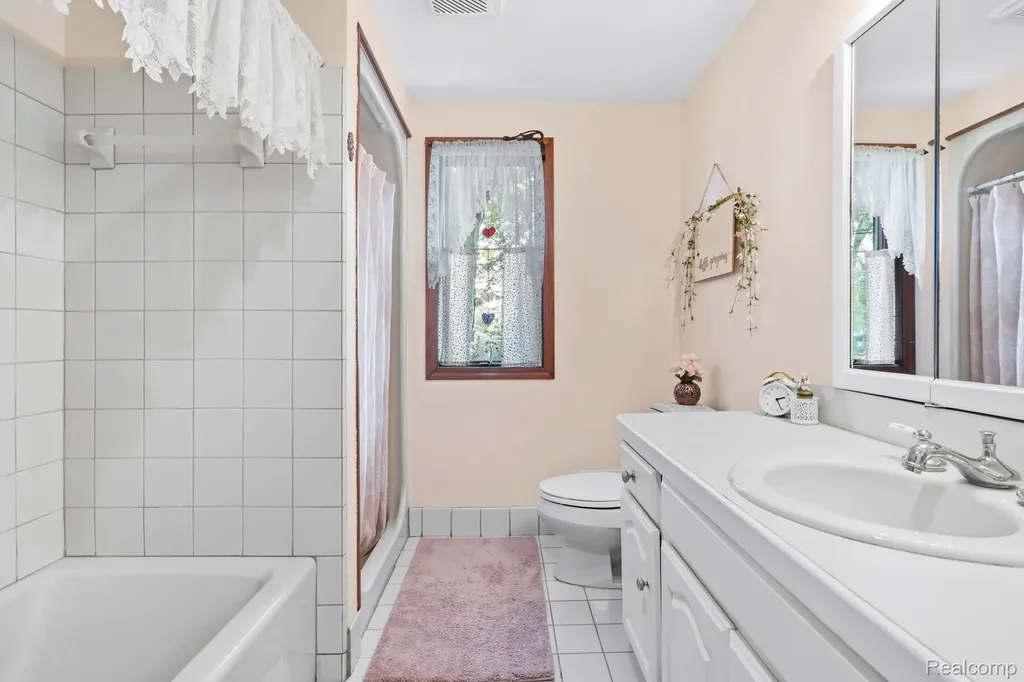 10601 Brodhead Road Grosse Ile Township MI 48138