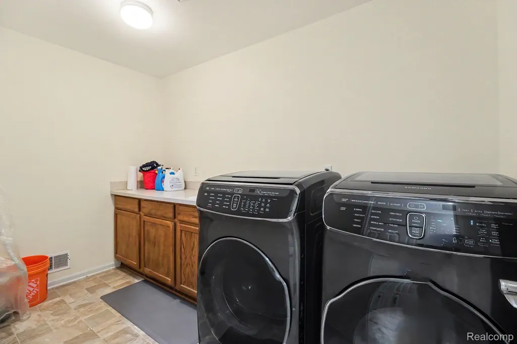 49847 Parkside Drive Northville Township MI 48168