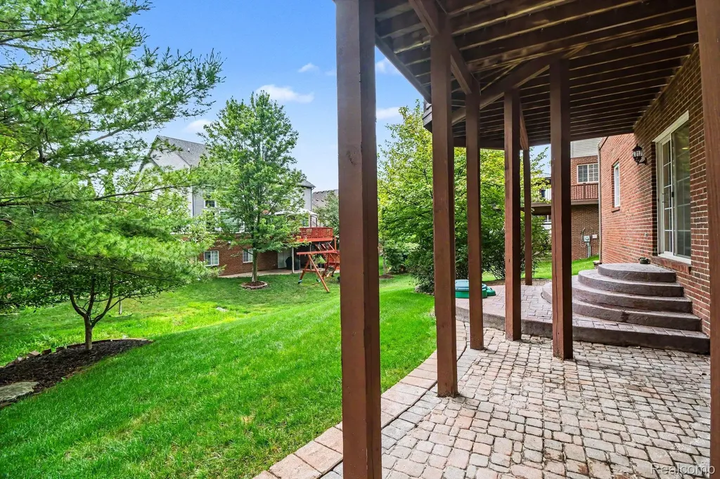 49847 Parkside Drive Northville Township MI 48168
