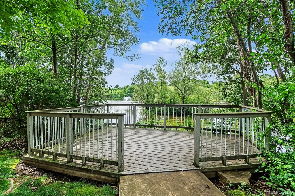 49847 Parkside Drive Northville Township MI 48168