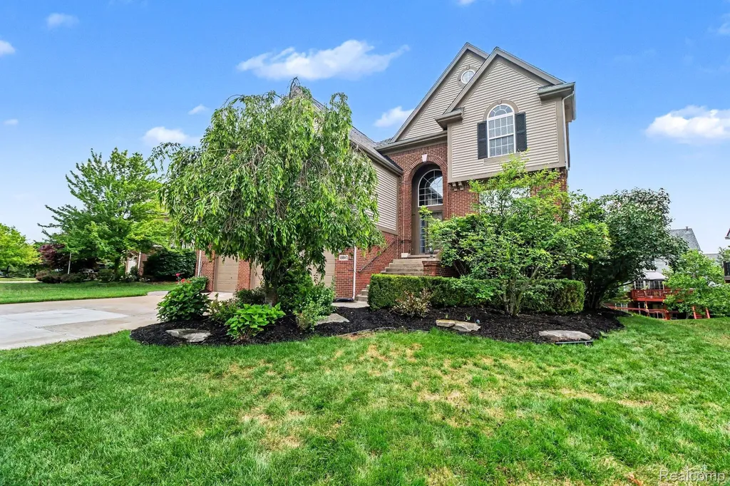 49847 Parkside Drive Northville Township MI 48168