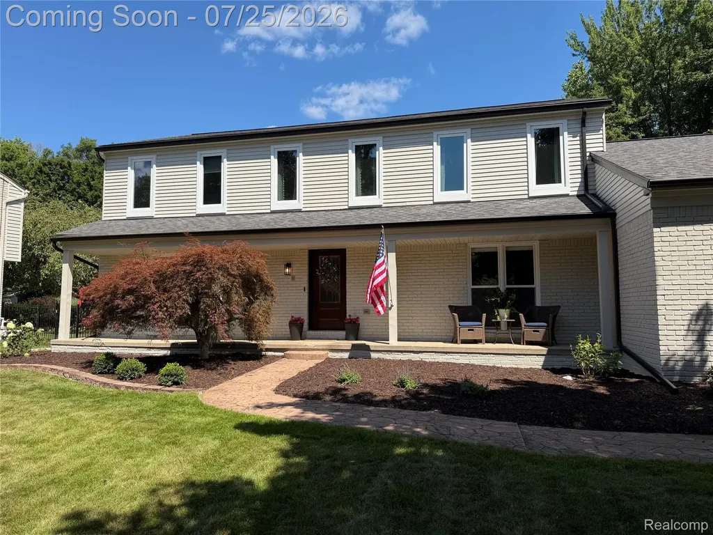 1120 Hackberry Circle Rochester Hills City MI 48309