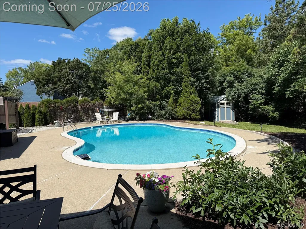 1120 Hackberry Circle Rochester Hills City MI 48309